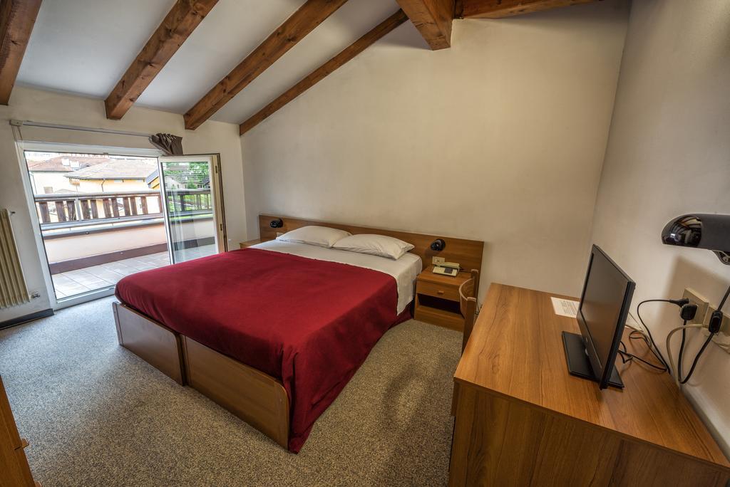Hotel Drago Mezzocorona Chambre photo