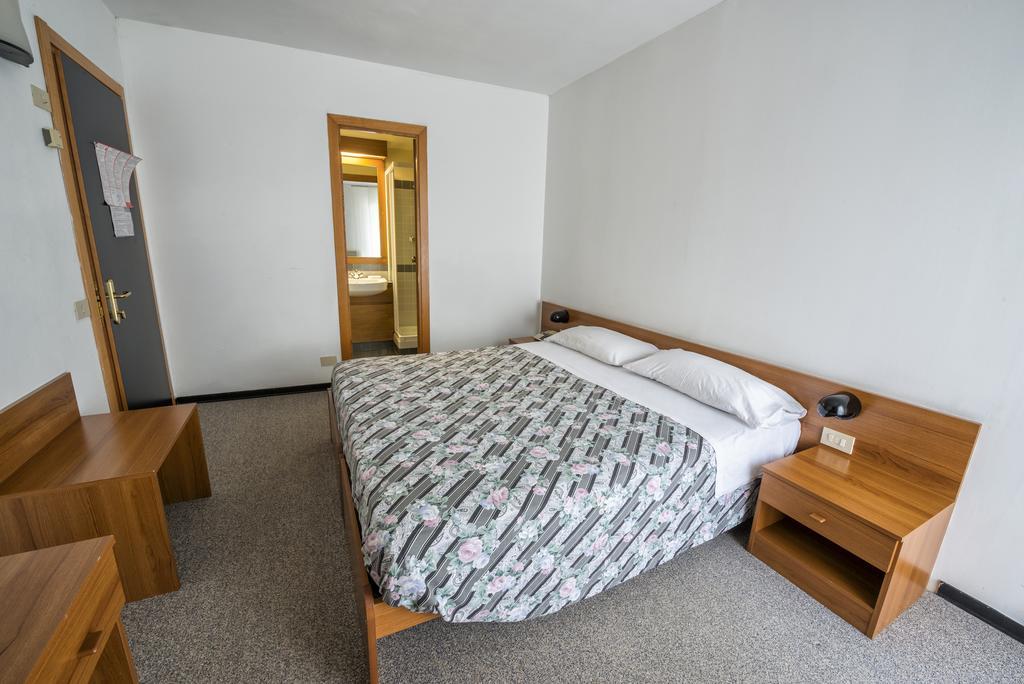 Hotel Drago Mezzocorona Chambre photo